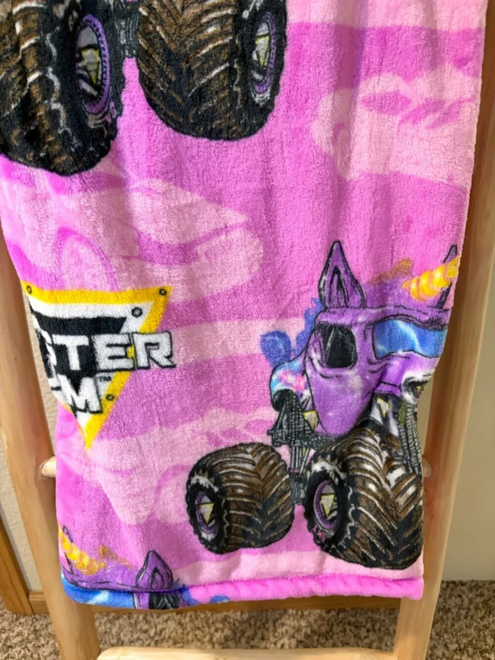 Monster Jam Sparkle Smash Plush Throw Blanket Pink Purple Unicorn Truck NWT